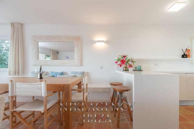 Chalet de 3 habitaciones en Santa Eulalia / Santa Eularia en venta con piscina - 1.850.000 € (Ref: 9540756)