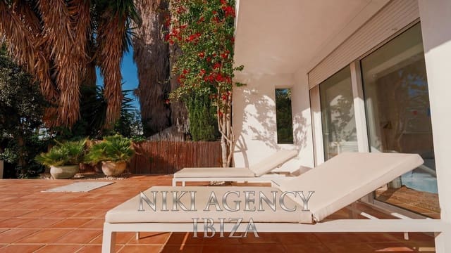 Chalet de 3 habitaciones en Santa Eulalia / Santa Eularia en venta con piscina - 1.850.000 € (Ref: 9540756)