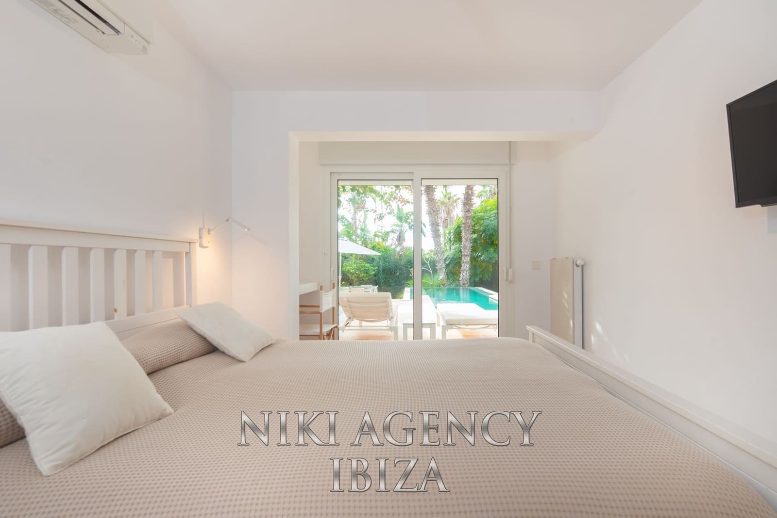 3 bedroom Villa for sale in Santa Eulalia / Santa Eularia with pool - € 1,850,000 (Ref: 9540756)