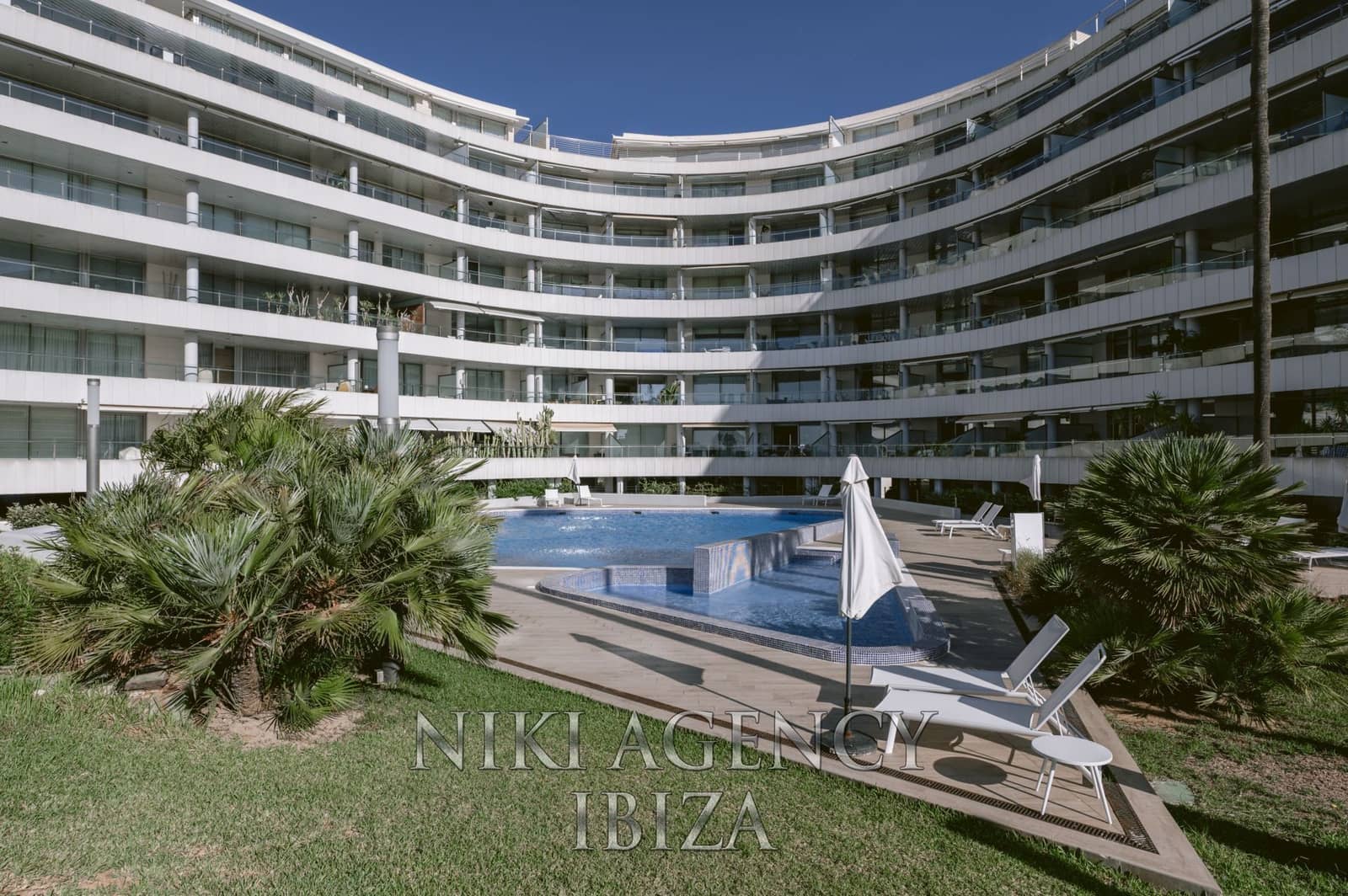 2 Zimmer Apartment zu verkaufen in Ibiza / Eivissa Stadt mit Pool Garage - 1.490.000 € (Ref: 9540757)