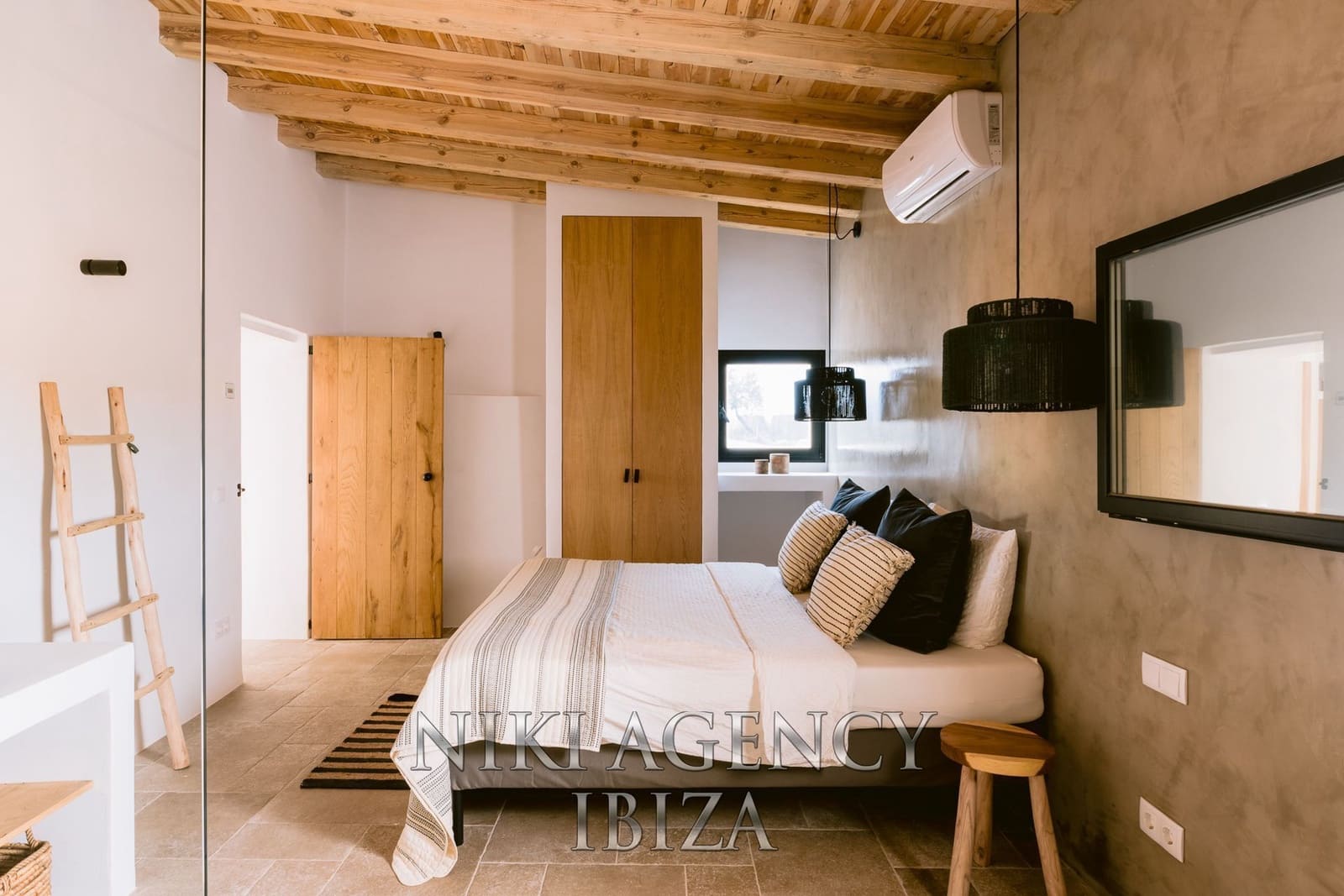 Chalet de 7 habitaciones en San Jose / Sant Josep de Sa Talaia en venta con piscina garaje - 3.950.000 € (Ref: 9550598)