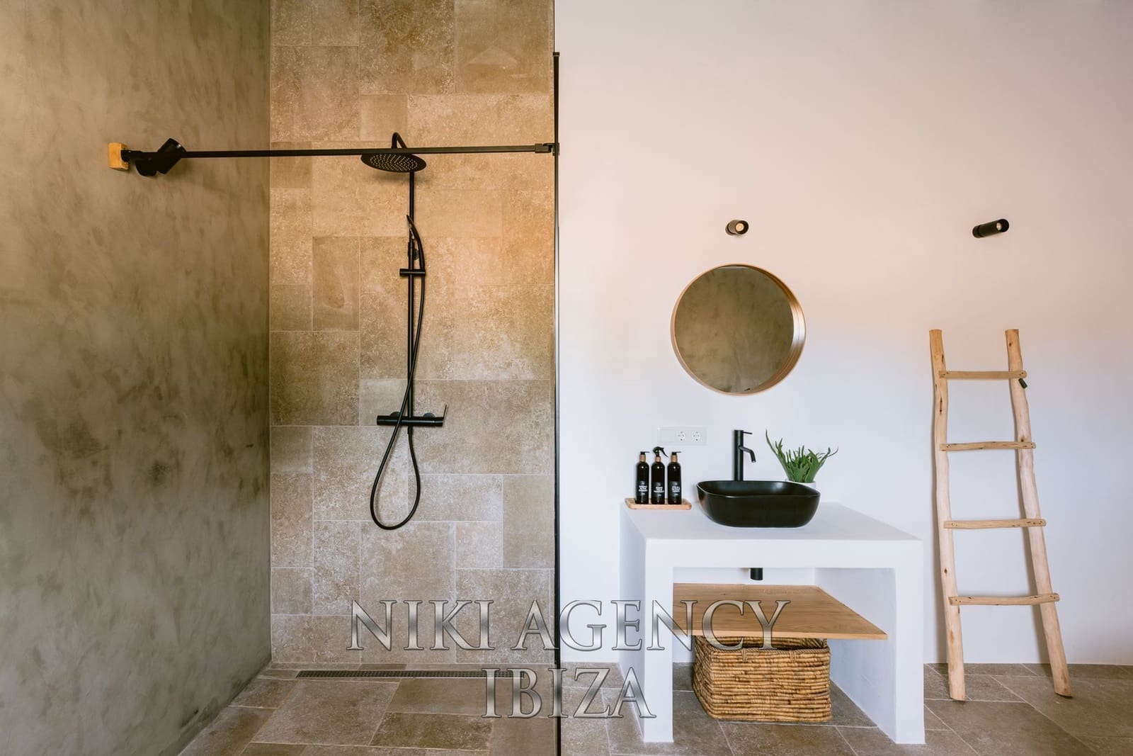 Chalet de 7 habitaciones en San Jose / Sant Josep de Sa Talaia en venta con piscina garaje - 3.950.000 € (Ref: 9550598)