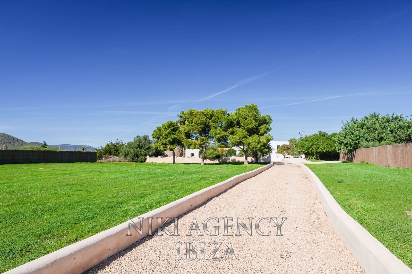 Chalet de 7 habitaciones en San Jose / Sant Josep de Sa Talaia en venta con piscina garaje - 3.950.000 € (Ref: 9550598)