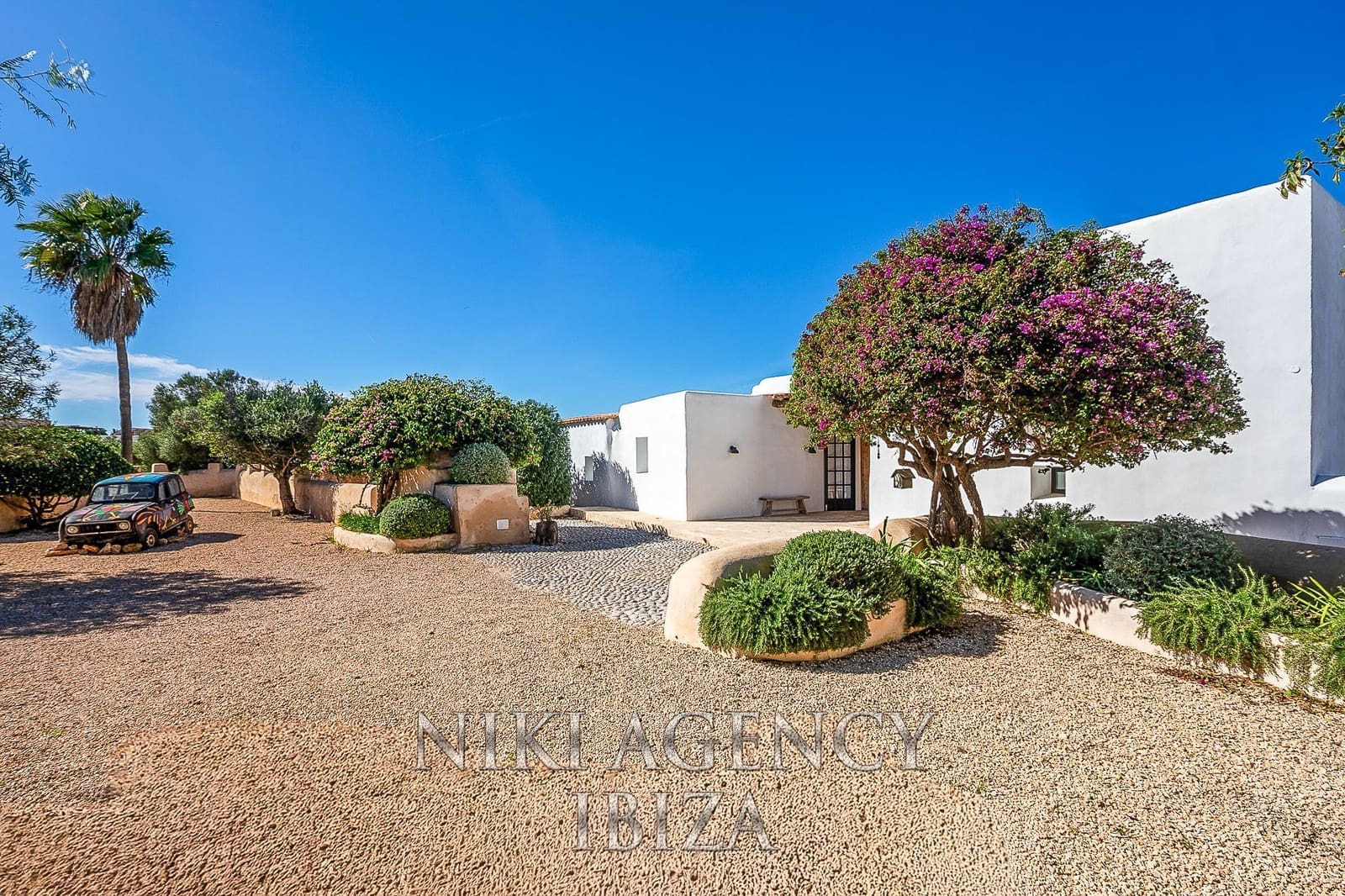 Chalet de 7 habitaciones en San Jose / Sant Josep de Sa Talaia en venta con piscina garaje - 3.950.000 € (Ref: 9550598)