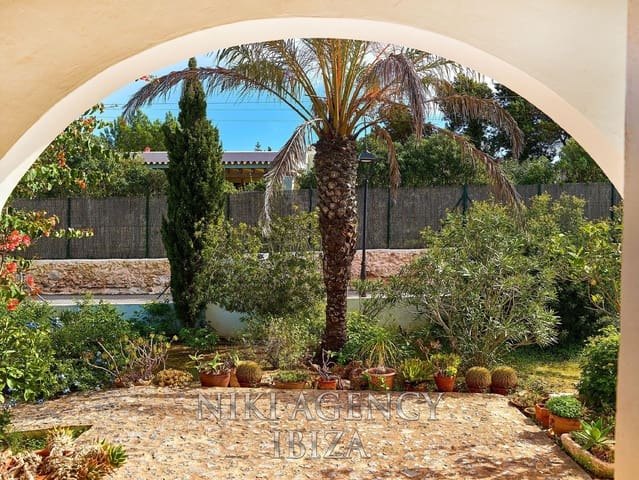 4 soveværelse Villa til salg i San Jose / Sant Josep de Sa Talaia med swimmingpool garage - € 2.490.000 (Ref: 9610798)