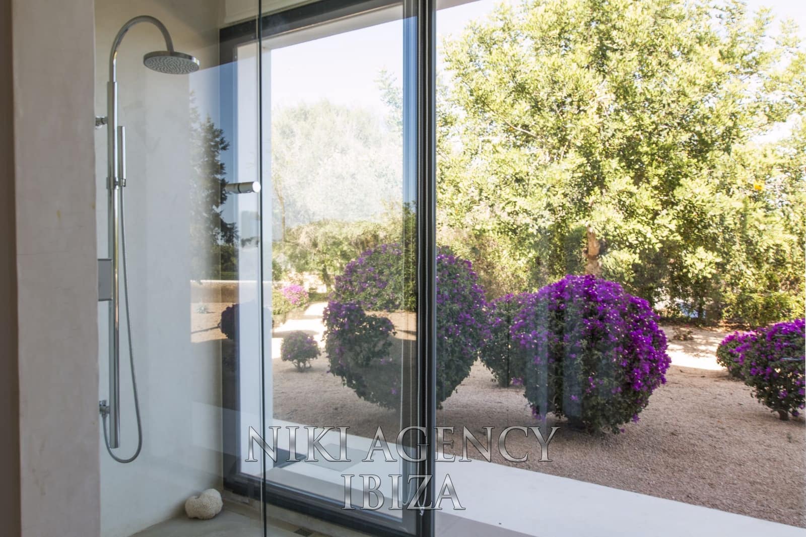 4 bedroom Villa for sale in Sant Rafael de Sa Creu with pool garage - € 4,395,000 (Ref: 9765023)