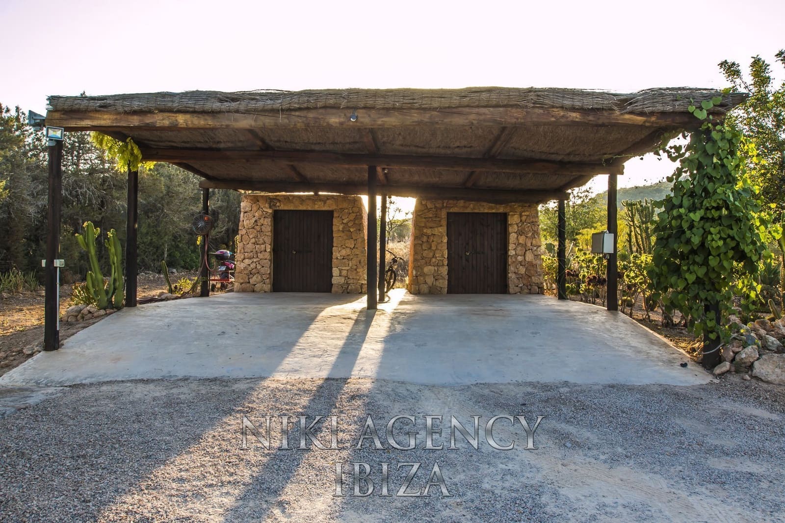 4 bedroom Villa for sale in Sant Rafael de Sa Creu with pool garage - € 4,395,000 (Ref: 9765023)