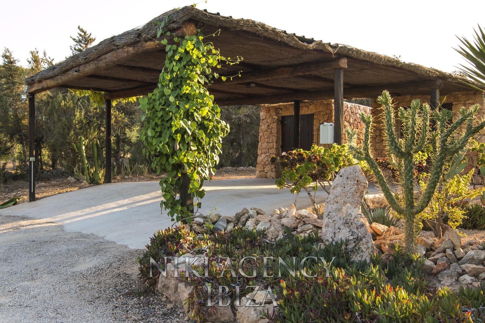 4 bedroom Villa for sale in Sant Rafael de Sa Creu with pool garage - € 4,395,000 (Ref: 9765023)