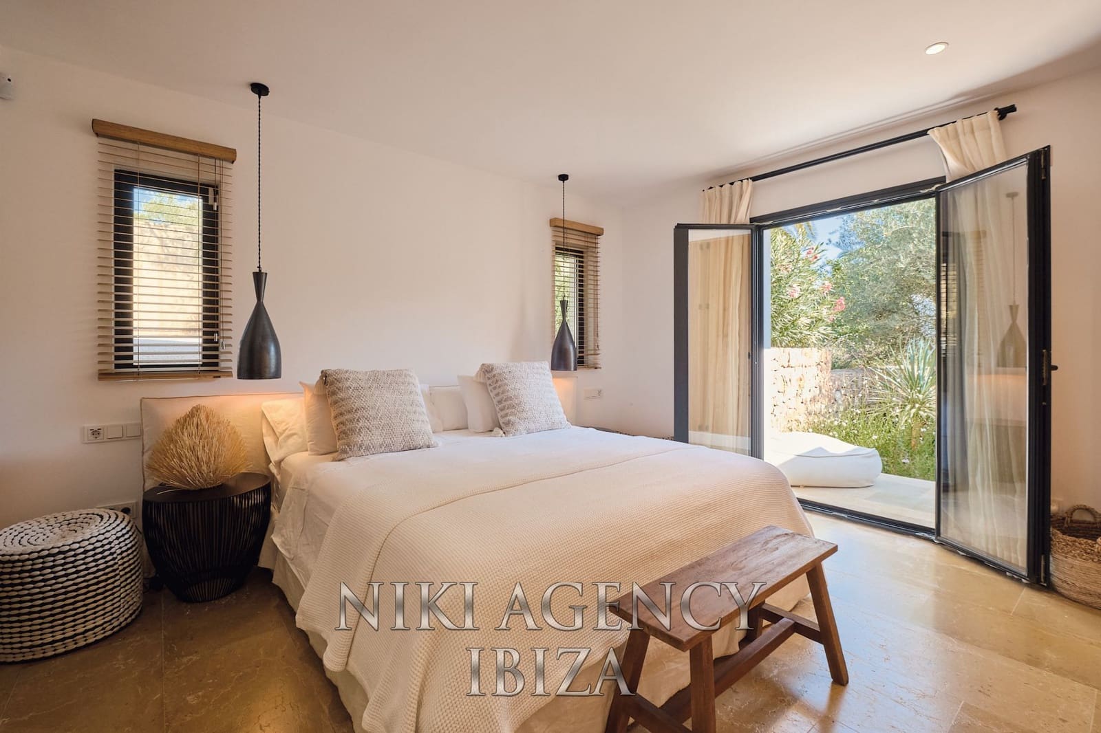 6 soveværelse Villa til salg i San Jose / Sant Josep de Sa Talaia med swimmingpool garage - € 5.800.000 (Ref: 9765025)