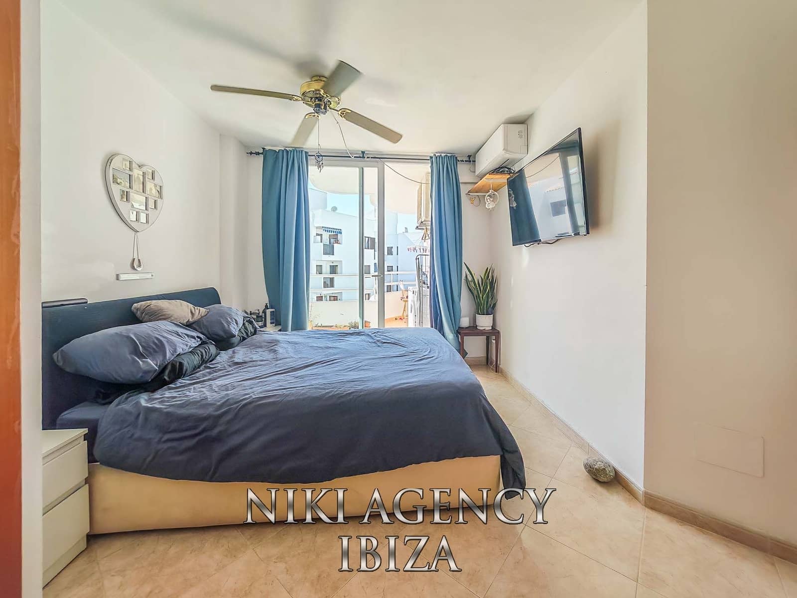 1 soverom Penthouse til salgs i Cala d'en Bou med svømmebasseng - € 330 000 (Ref: 9875642)