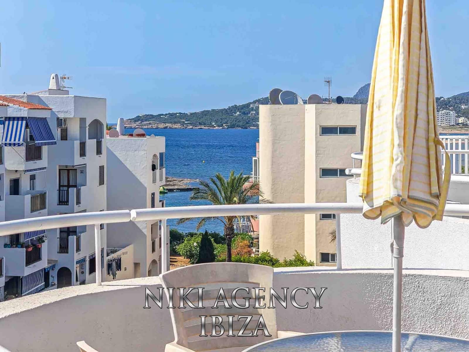 1 soverom Penthouse til salgs i Cala d'en Bou med svømmebasseng - € 330 000 (Ref: 9875642)