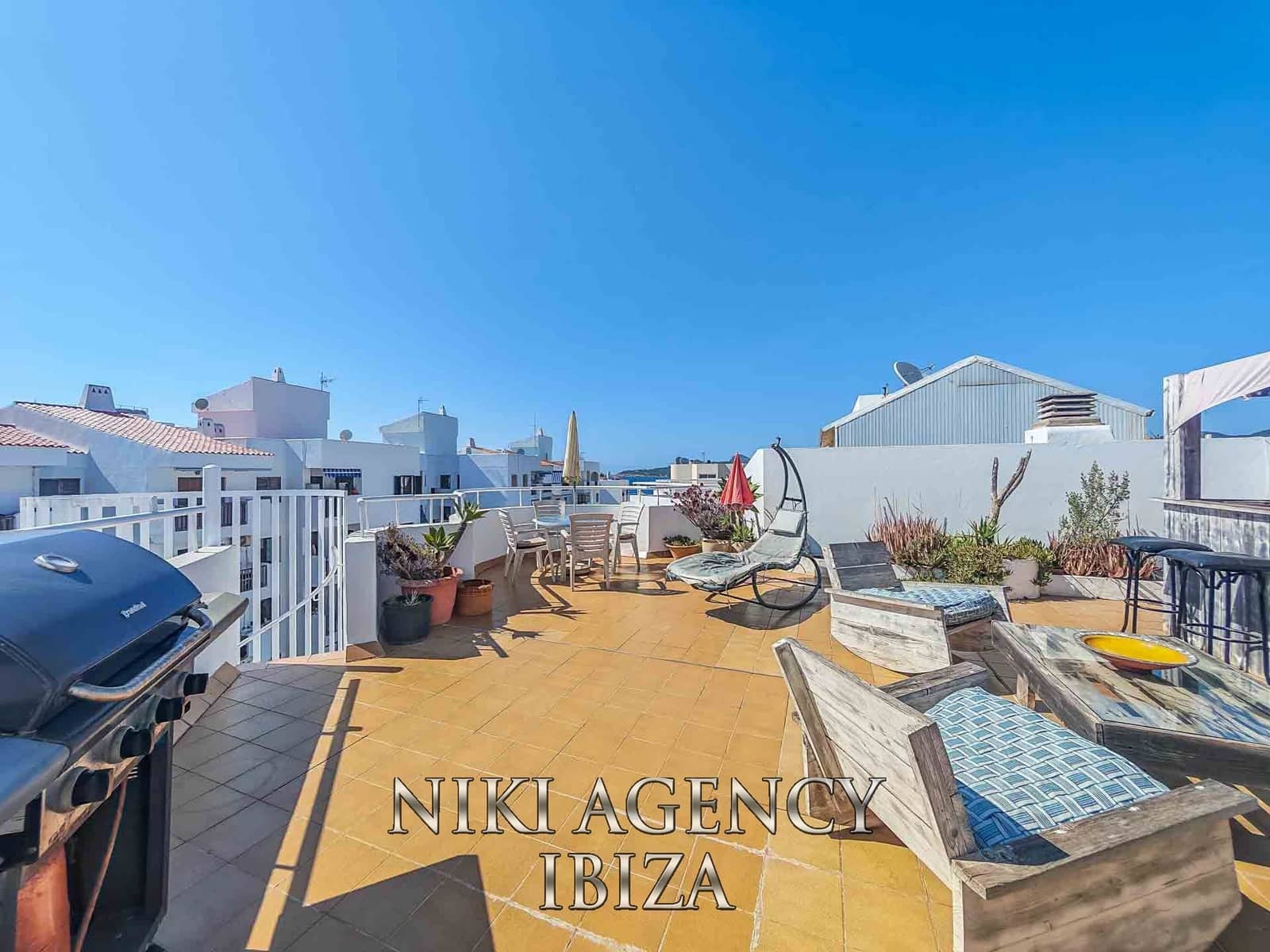 1 soverom Penthouse til salgs i Cala d'en Bou med svømmebasseng - € 330 000 (Ref: 9875642)