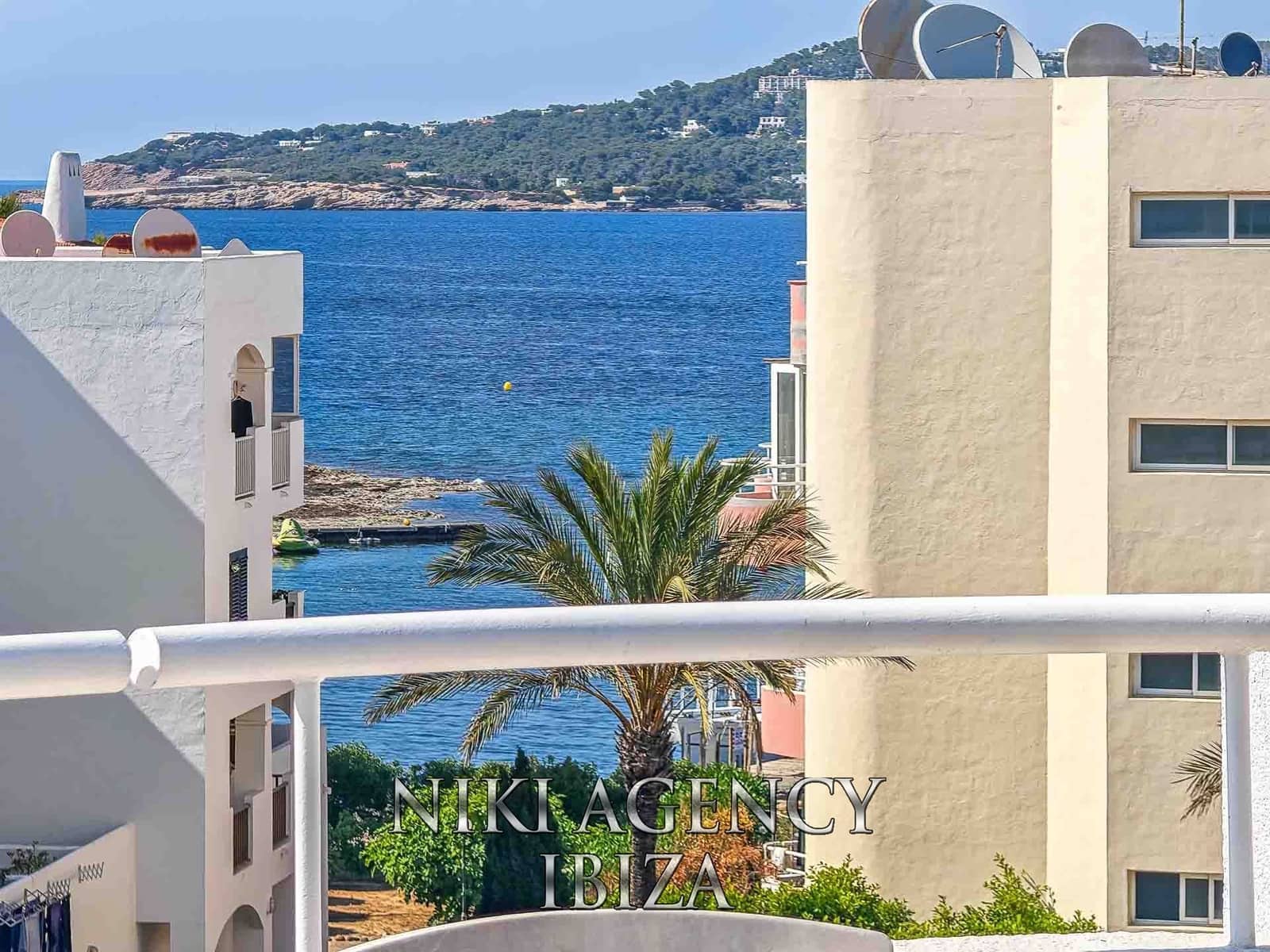 1 soverom Penthouse til salgs i Cala d'en Bou med svømmebasseng - € 330 000 (Ref: 9875642)
