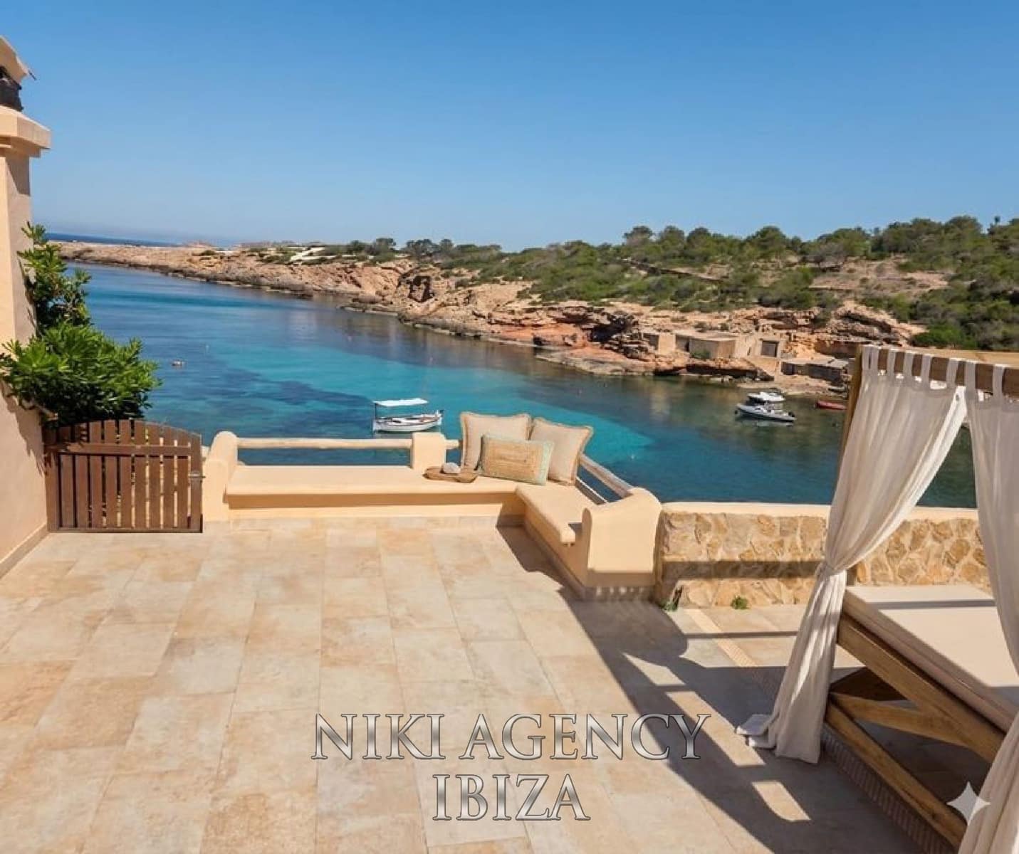 3 camera da letto Villa in vendita in Cala Tarida con piscina garage - 1.350.000 € (Rif: 9953677)