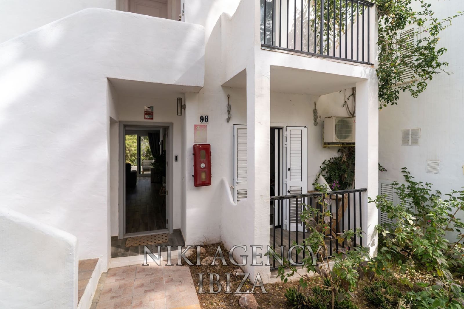 2 slaapkamer Appartement te koop in Cala Vadella met zwembad - € 499.000 (Ref: 9959111)