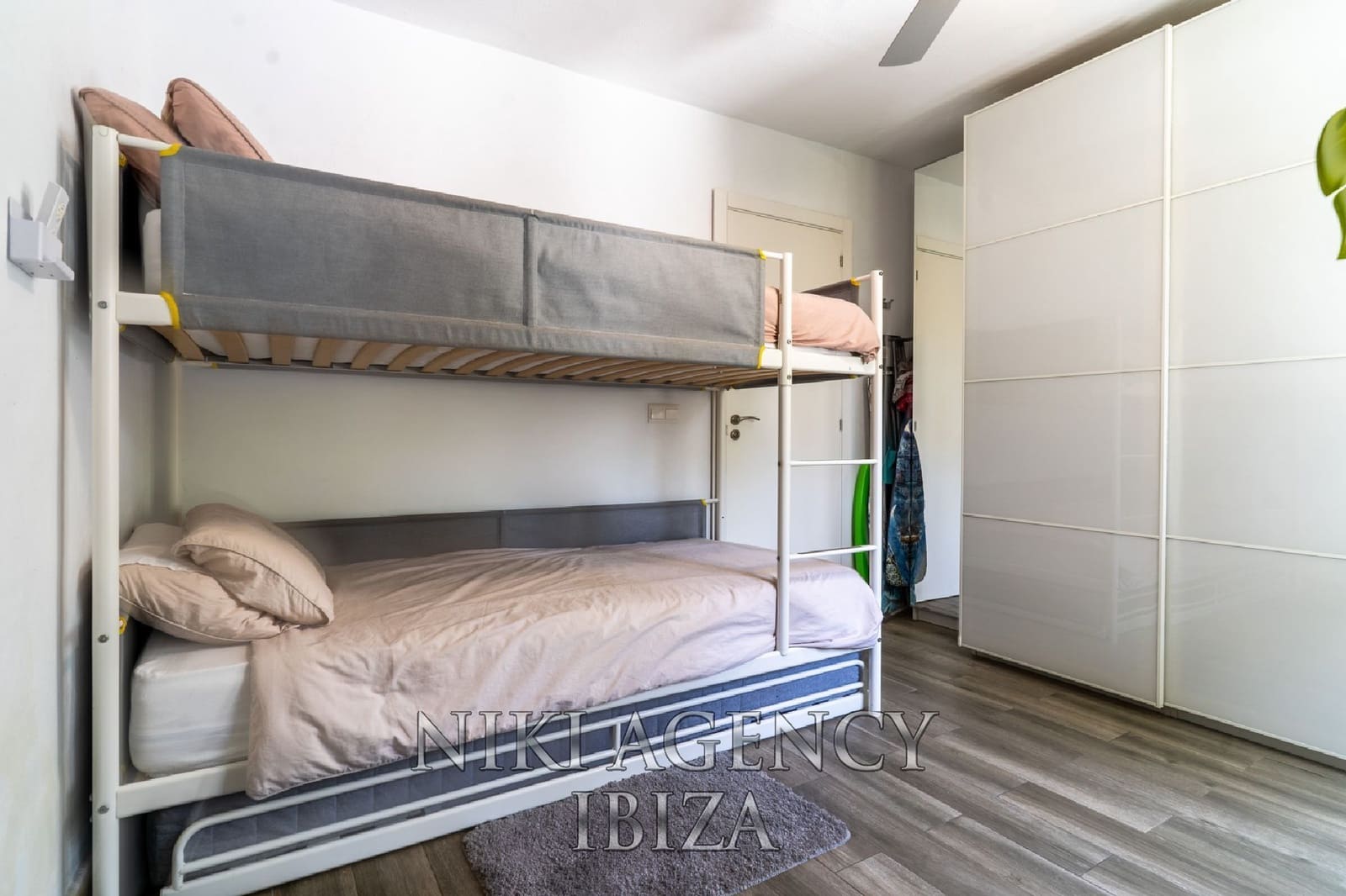 2 slaapkamer Appartement te koop in Cala Vadella met zwembad - € 499.000 (Ref: 9959111)