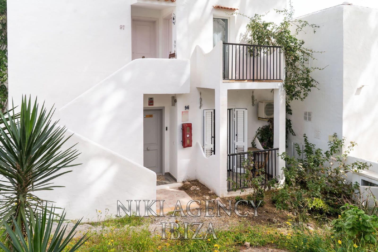2 slaapkamer Appartement te koop in Cala Vadella met zwembad - € 499.000 (Ref: 9959111)