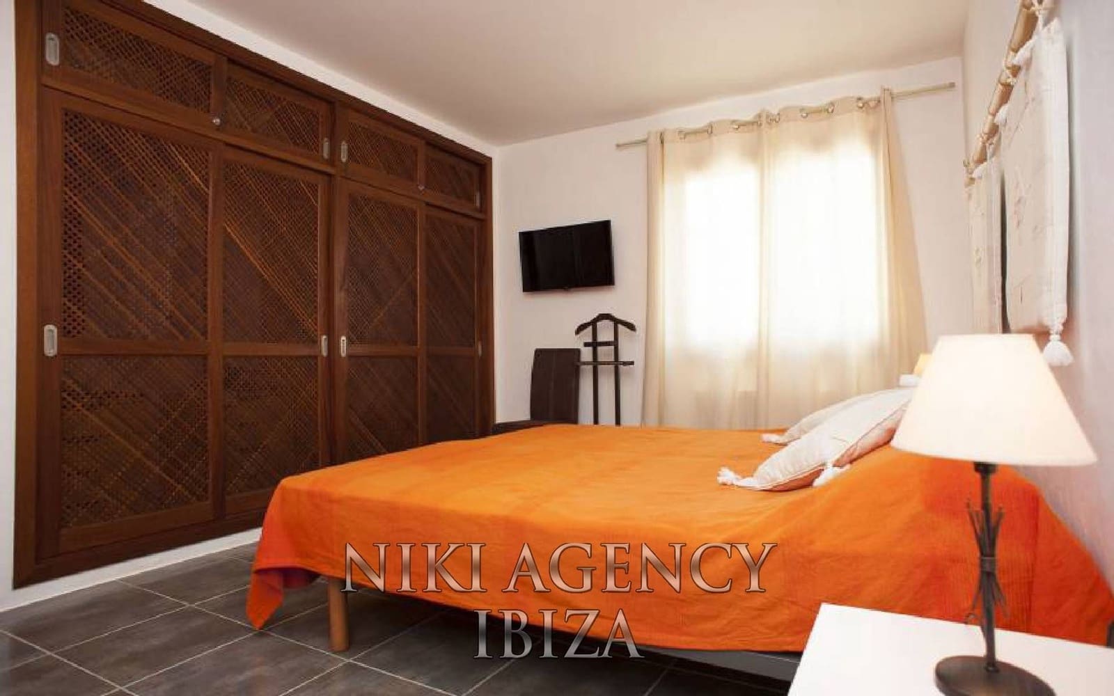 4 bedroom Villa for sale in Sant Joan de Labritja with pool garage - € 2,190,000 (Ref: 9968062)