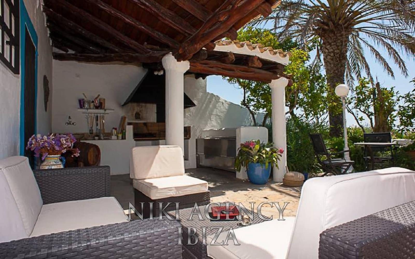 4 bedroom Villa for sale in Sant Joan de Labritja with pool garage - € 2,190,000 (Ref: 9968062)