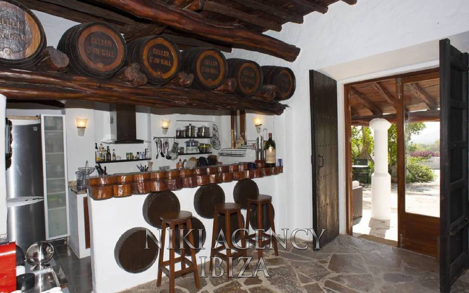 4 bedroom Villa for sale in Sant Joan de Labritja with pool garage - € 2,190,000 (Ref: 9968062)
