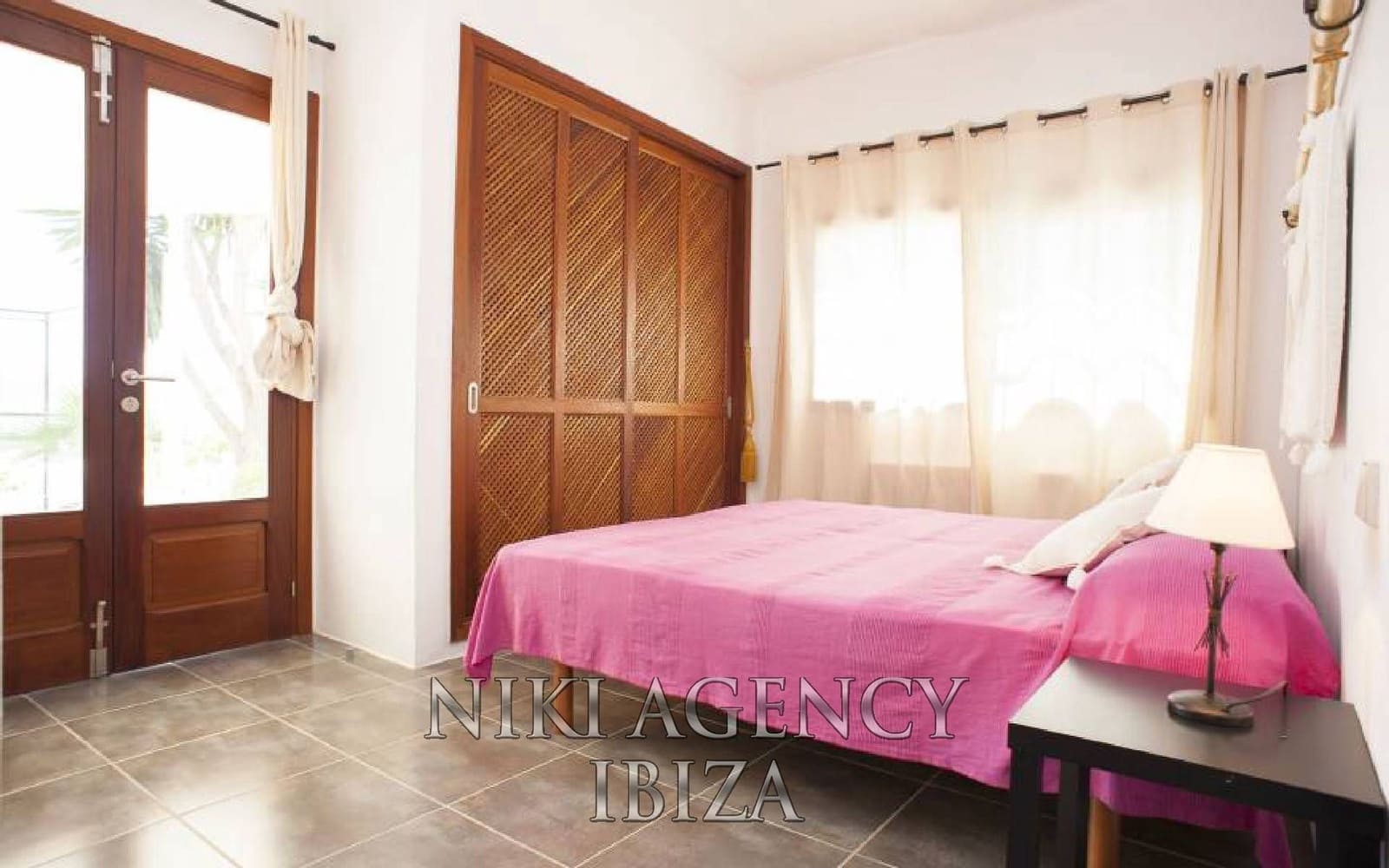 4 bedroom Villa for sale in Sant Joan de Labritja with pool garage - € 2,190,000 (Ref: 9968062)