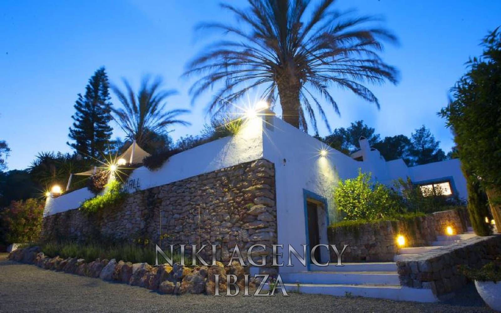 4 bedroom Villa for sale in Sant Joan de Labritja with pool garage - € 2,190,000 (Ref: 9968062)