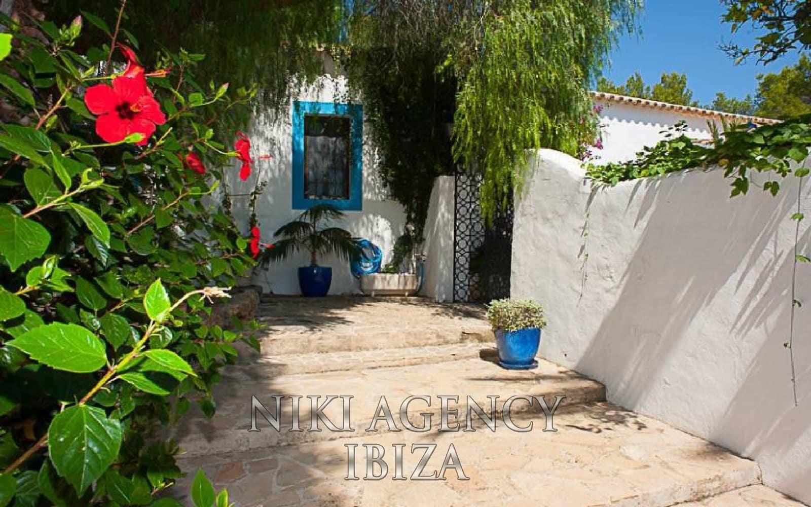 4 bedroom Villa for sale in Sant Joan de Labritja with pool garage - € 2,190,000 (Ref: 9968062)