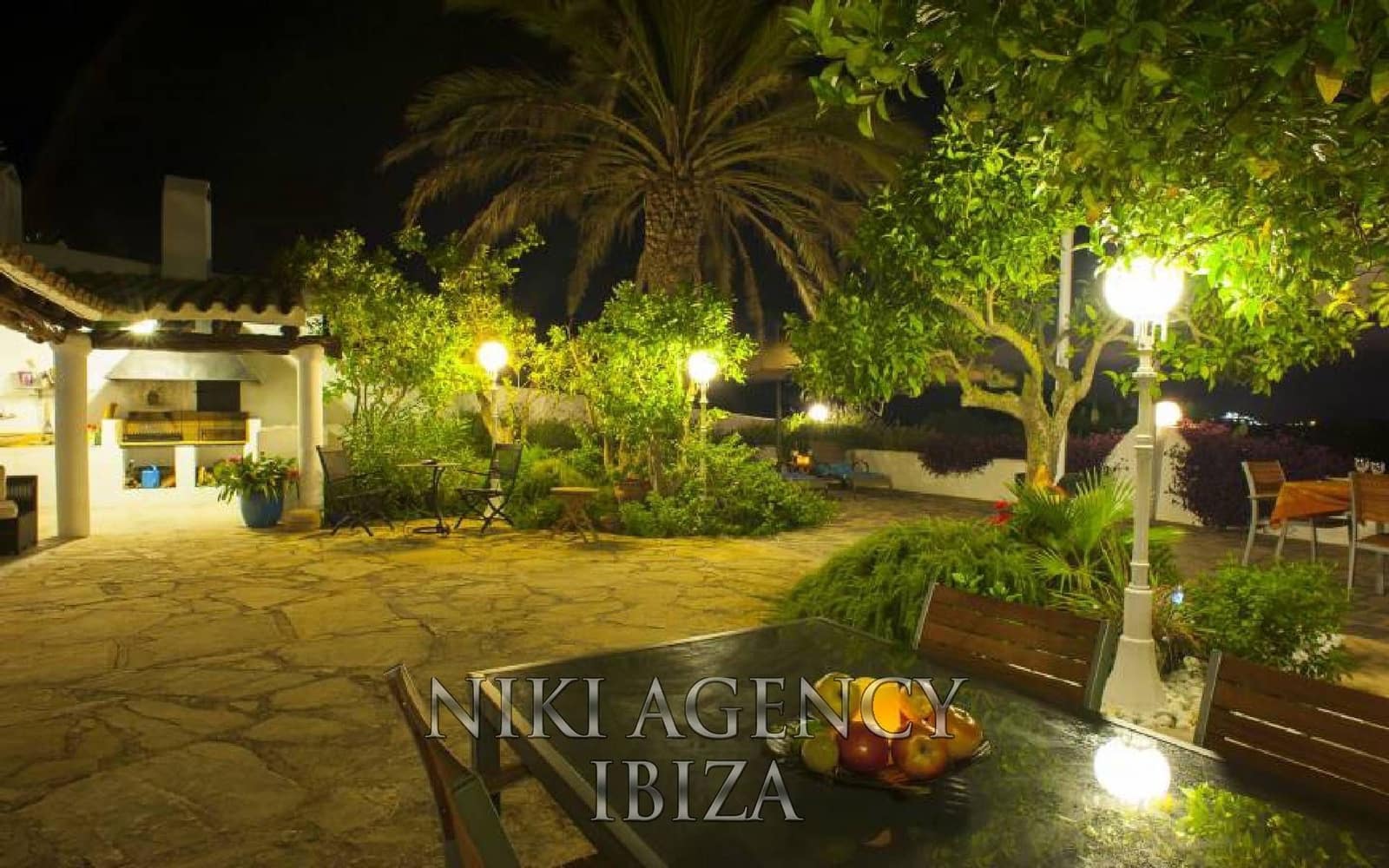 4 bedroom Villa for sale in Sant Joan de Labritja with pool garage - € 2,190,000 (Ref: 9968062)