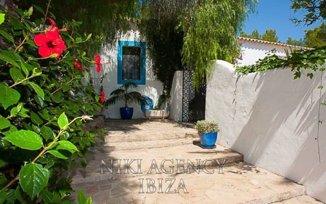 4 soveværelse Villa til salg i Sant Joan de Labritja med swimmingpool garage - € 2.190.000 (Ref: 9968062)