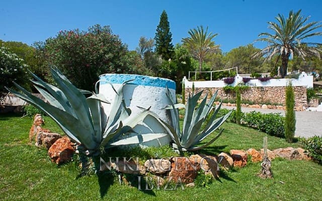 4 soveværelse Villa til salg i Sant Joan de Labritja med swimmingpool garage - € 2.190.000 (Ref: 9968062)