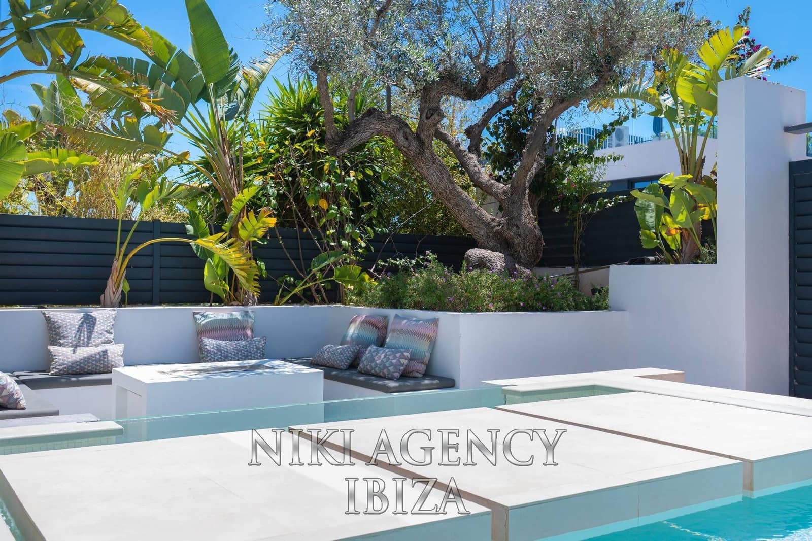 6 slaapkamer Villa te koop in Talamanca met zwembad garage - € 3.850.000 (Ref: 9986341)