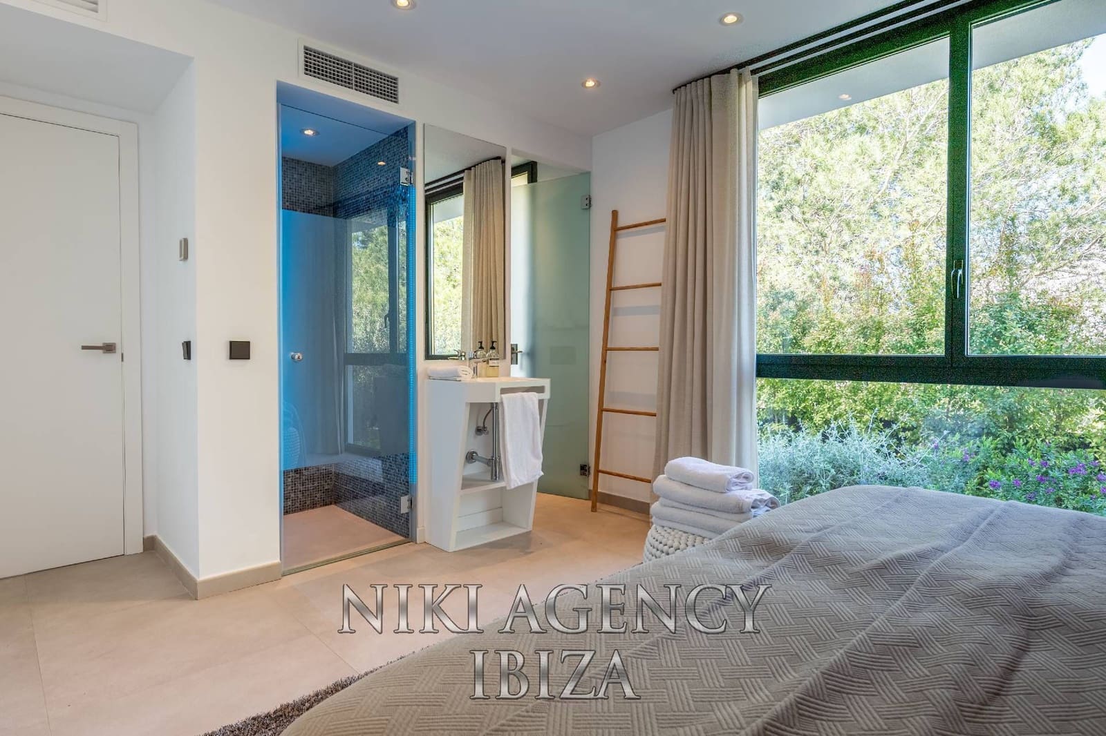 6 slaapkamer Villa te koop in Talamanca met zwembad garage - € 3.850.000 (Ref: 9986341)
