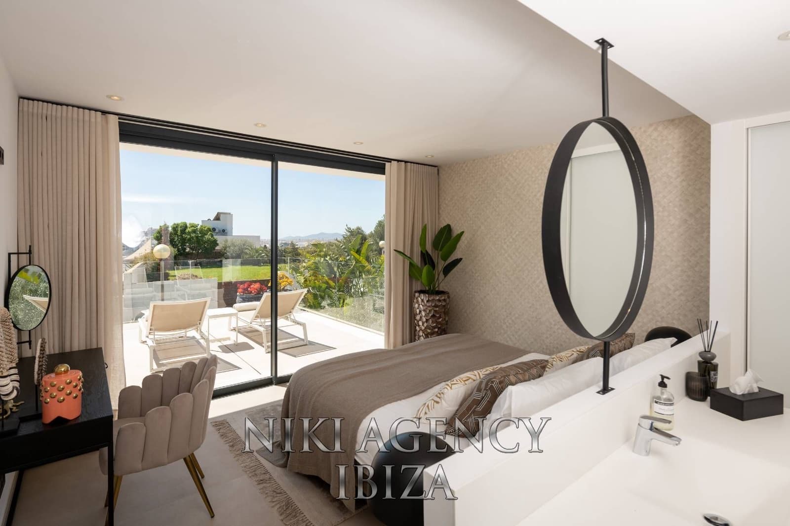 6 slaapkamer Villa te koop in Talamanca met zwembad garage - € 3.850.000 (Ref: 9986341)
