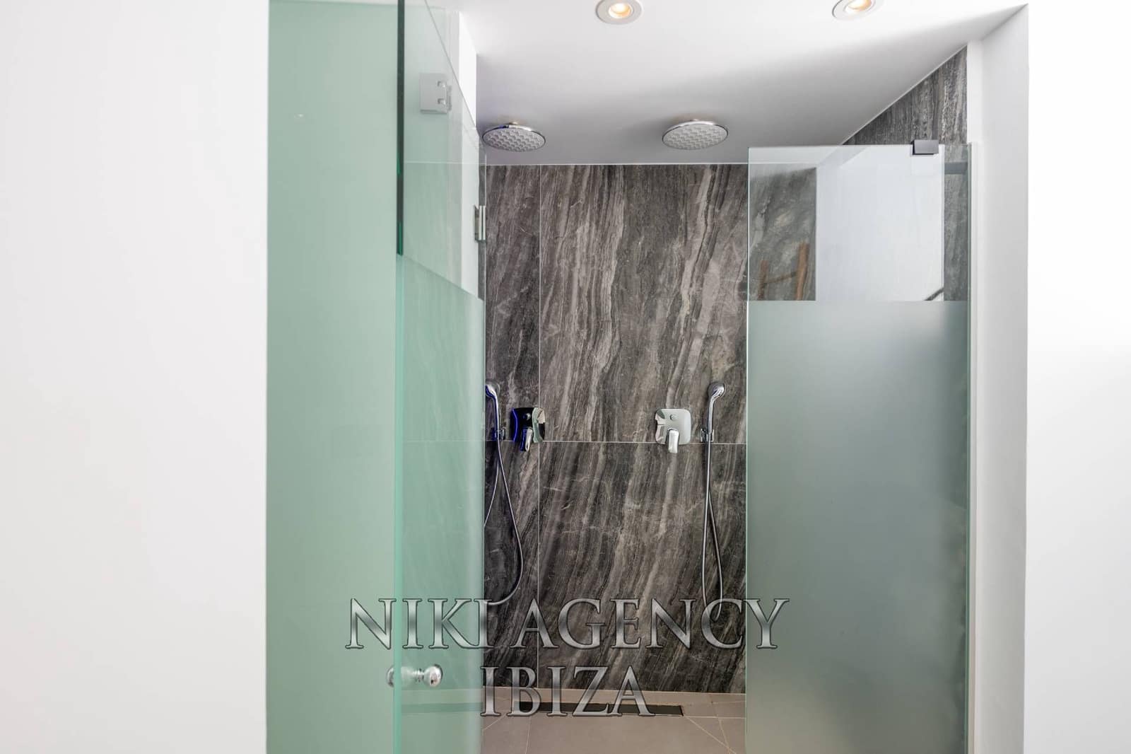 6 slaapkamer Villa te koop in Talamanca met zwembad garage - € 3.850.000 (Ref: 9986341)