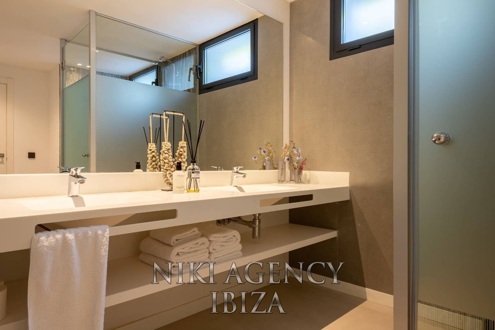 6 slaapkamer Villa te koop in Talamanca met zwembad garage - € 3.850.000 (Ref: 9986341)