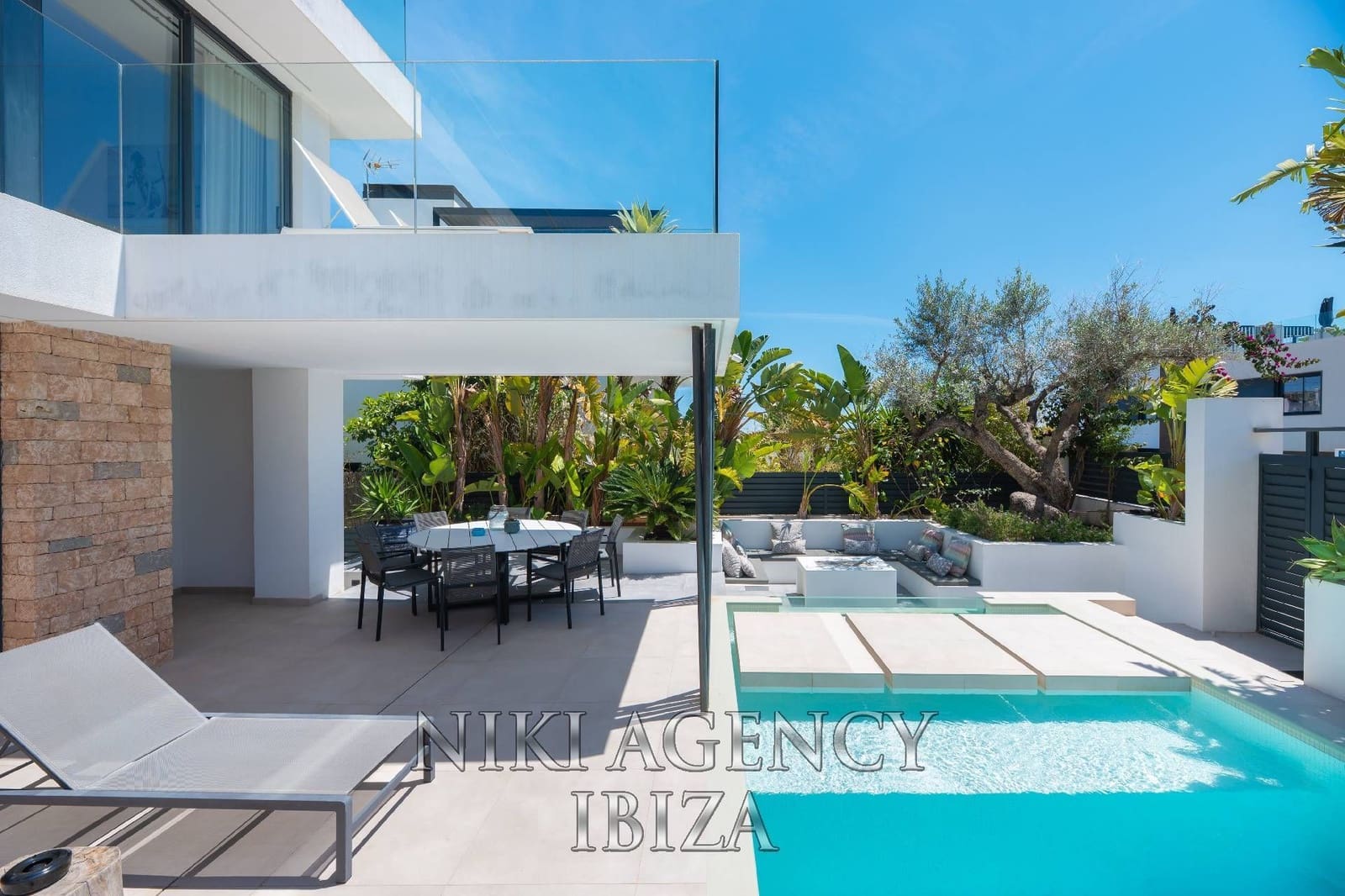 6 slaapkamer Villa te koop in Talamanca met zwembad garage - € 3.850.000 (Ref: 9986341)