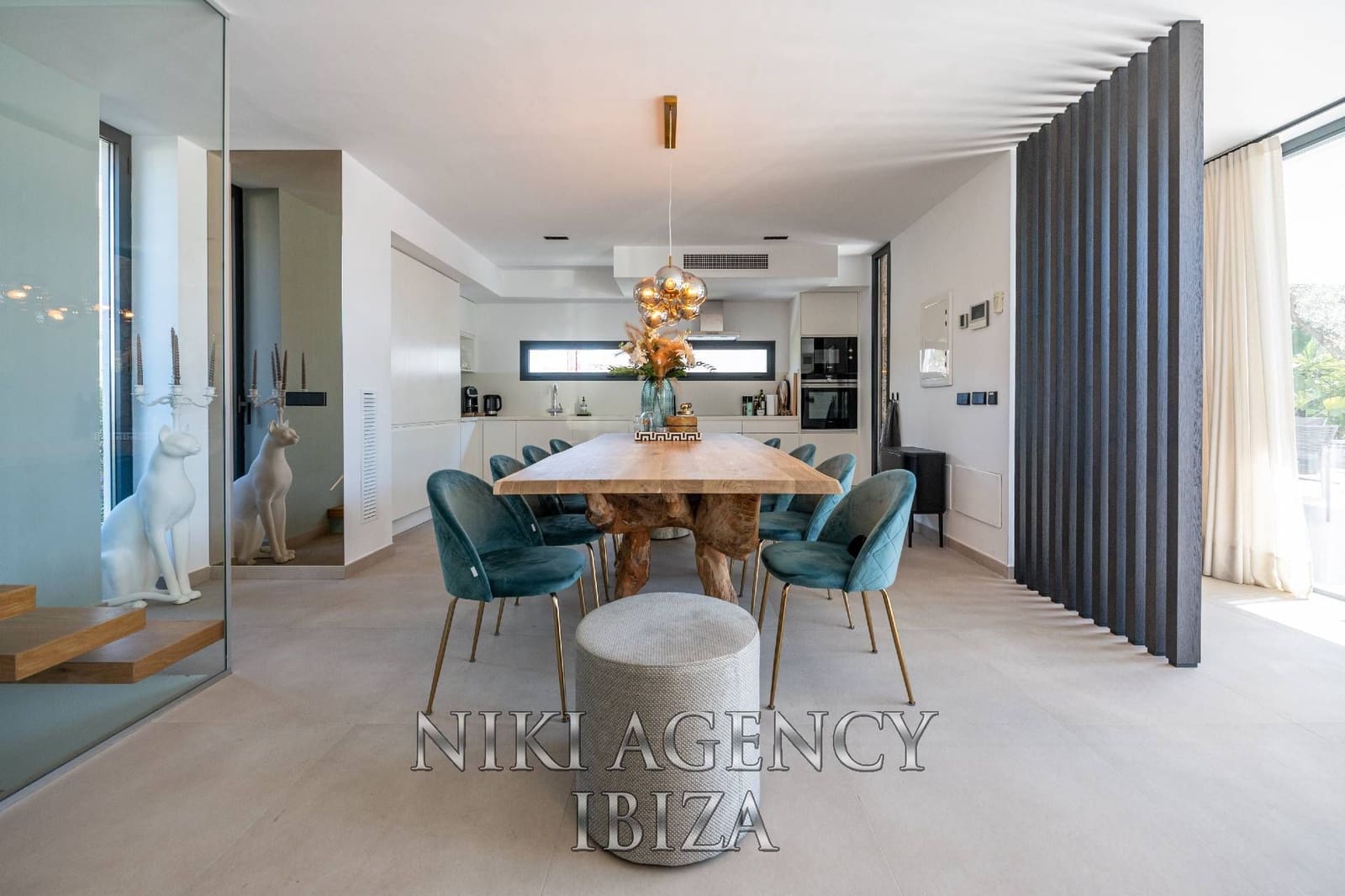 6 slaapkamer Villa te koop in Talamanca met zwembad garage - € 3.850.000 (Ref: 9986341)