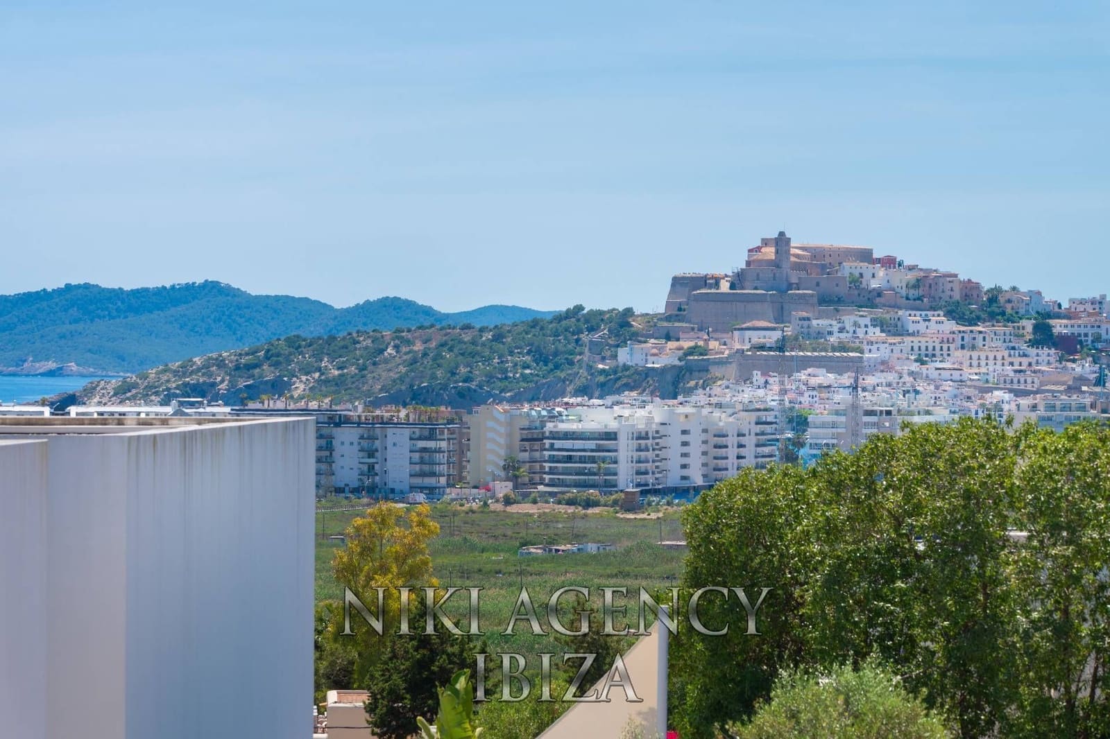 6 slaapkamer Villa te koop in Talamanca met zwembad garage - € 3.850.000 (Ref: 9986341)
