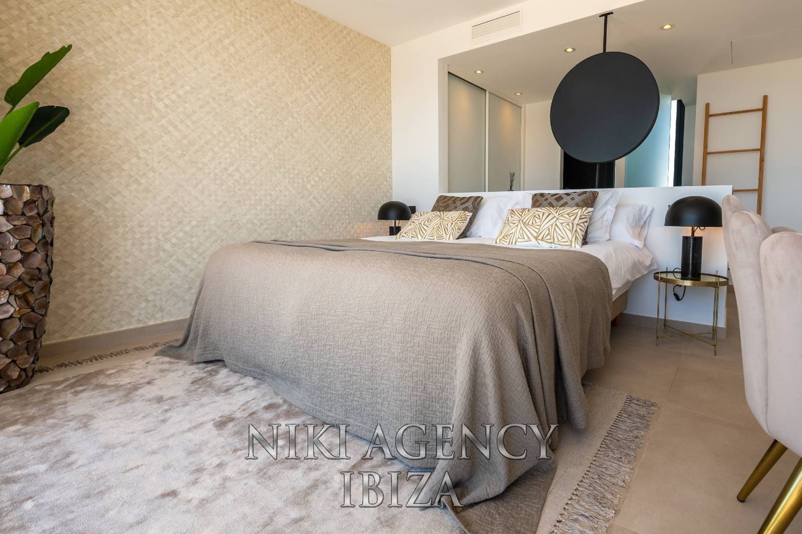 6 slaapkamer Villa te koop in Talamanca met zwembad garage - € 3.850.000 (Ref: 9986341)