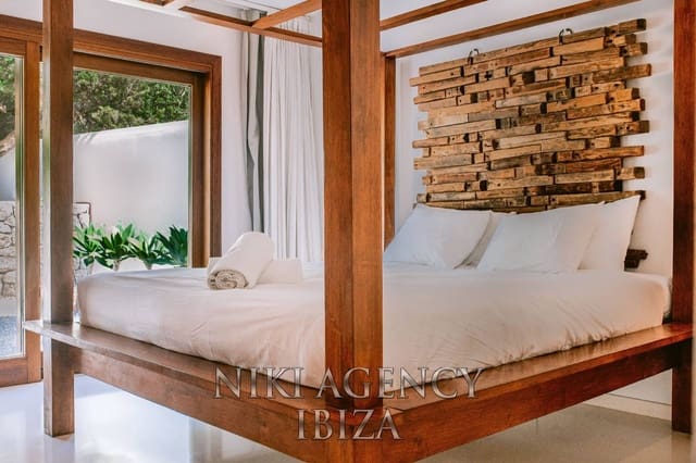 4 sypialnia Willa na sprzedaż w San Jose / Sant Josep de Sa Talaia z basenem garażem - 2 350 000 € (Ref: 9994741)