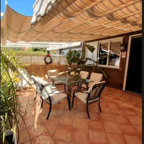 4 quarto Moradia em Banda para venda em Playa de San Juan, Alicante cidade com piscina garagem - 590 000 € (Ref: 8432686)