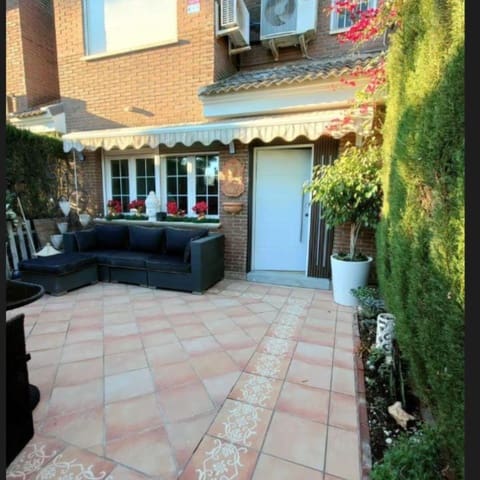 4 quarto Moradia em Banda para venda em Playa de San Juan, Alicante cidade com piscina garagem - 590 000 € (Ref: 8432686)