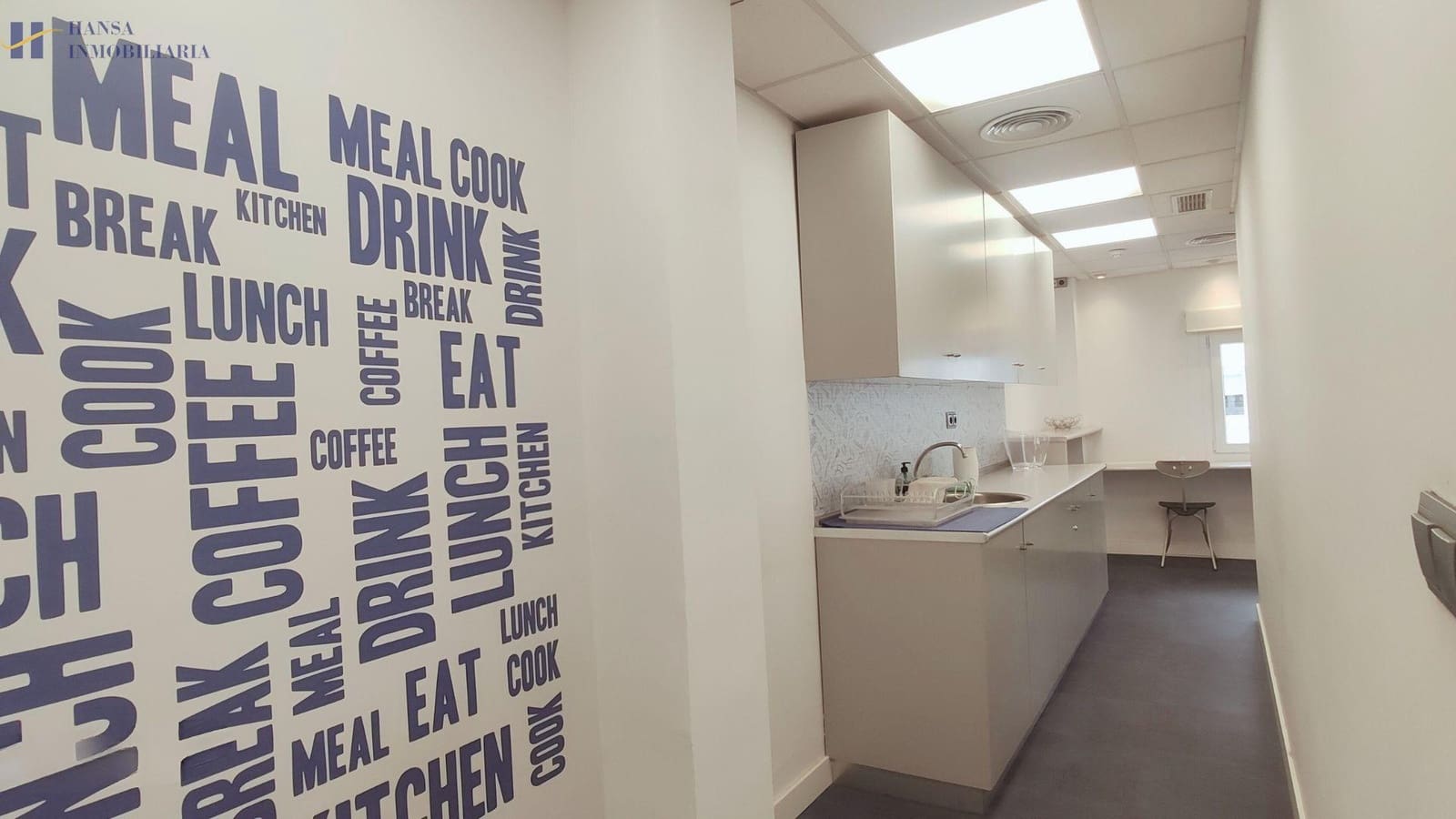 Kontor til salgs i Alicante by med garasje - € 750 000 (Ref: 8902995)