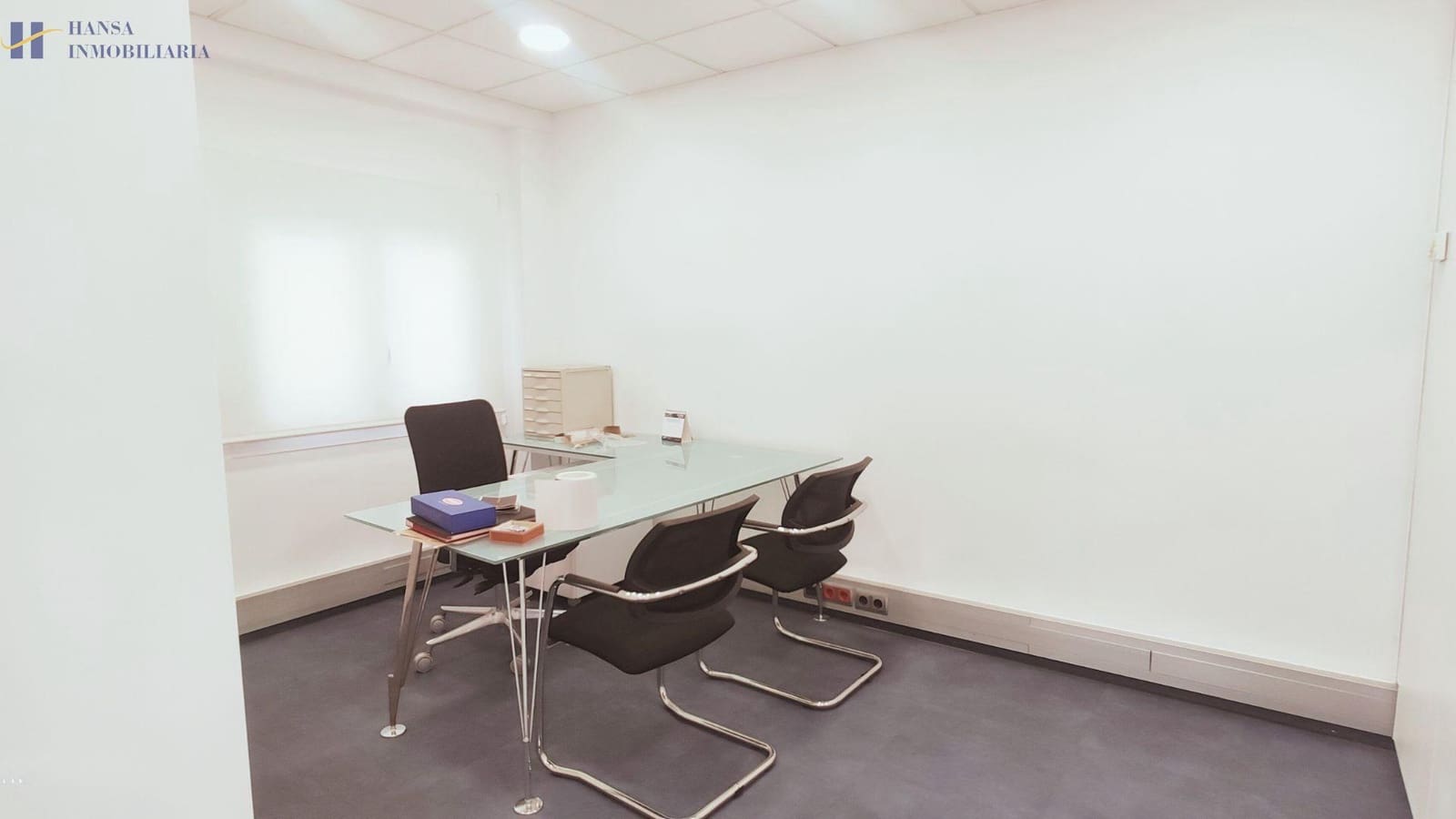 Kontor til salgs i Alicante by med garasje - € 750 000 (Ref: 8902995)