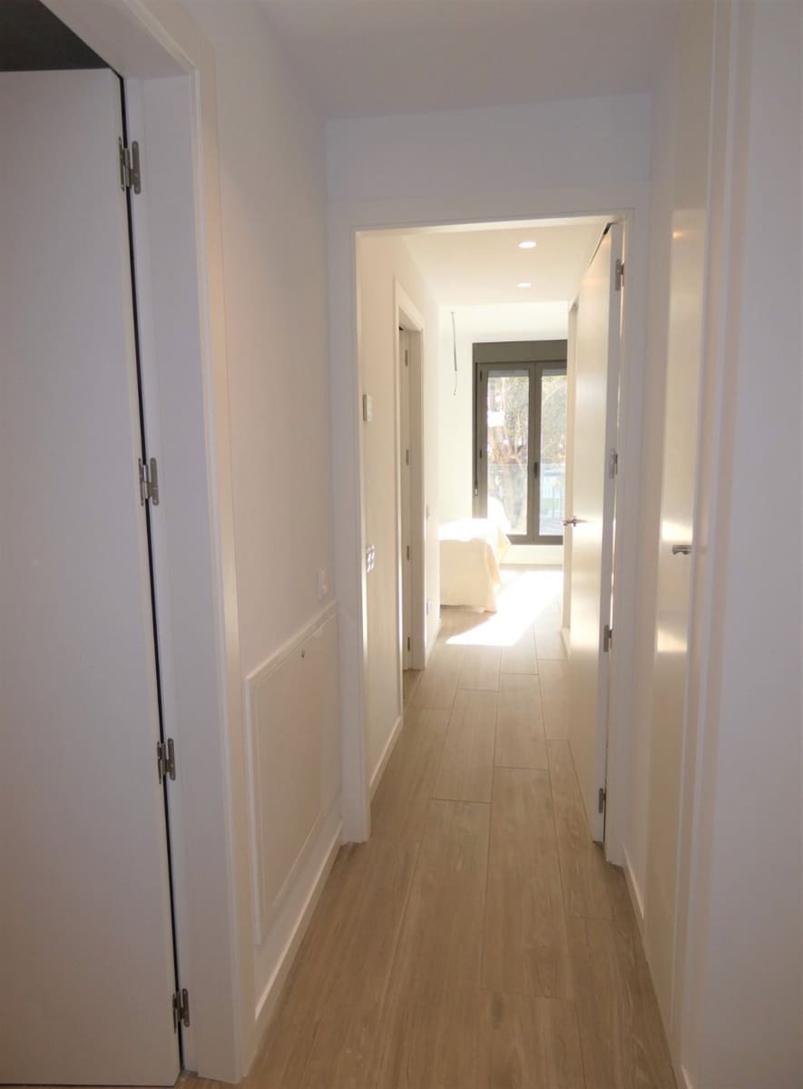 Appartement de 2 chambres à louer à Playa de San Juan avec piscine garage - 1 600 € (Ref: 9431001)