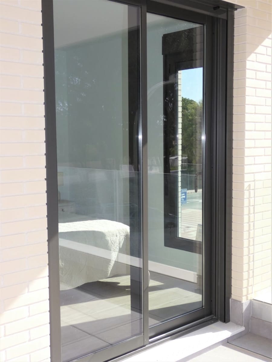 Appartement de 2 chambres à louer à Playa de San Juan avec piscine garage - 1 600 € (Ref: 9431001)