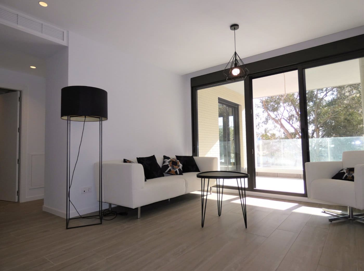 Appartement de 2 chambres à louer à Playa de San Juan avec piscine garage - 1 600 € (Ref: 9431001)