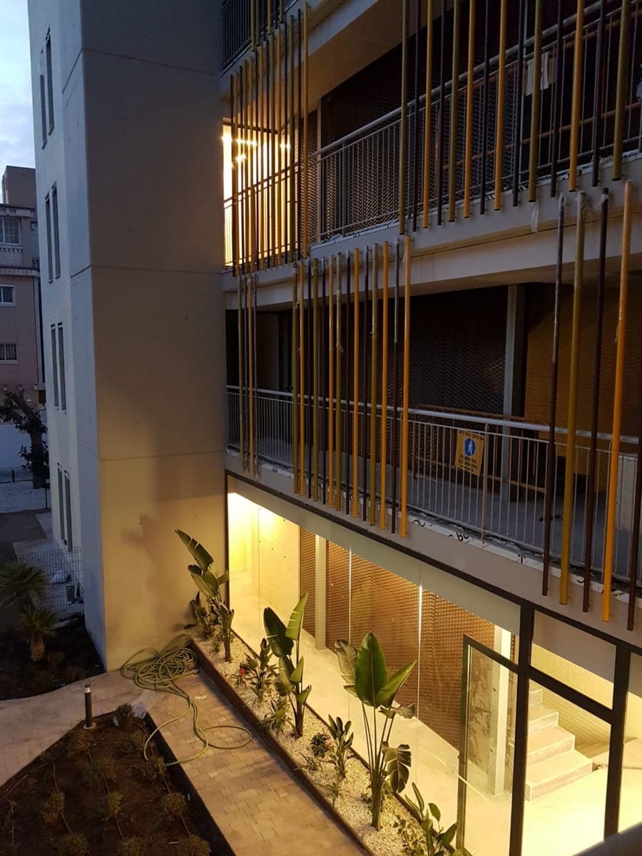 Appartement de 2 chambres à louer à Playa de San Juan avec piscine garage - 1 600 € (Ref: 9431001)