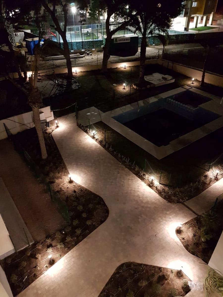 Appartement de 2 chambres à louer à Playa de San Juan avec piscine garage - 1 600 € (Ref: 9431001)