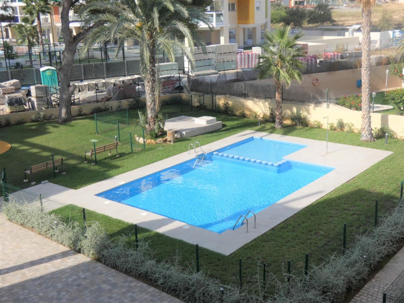 Appartement de 2 chambres à louer à Playa de San Juan avec piscine garage - 1 600 € (Ref: 9431001)